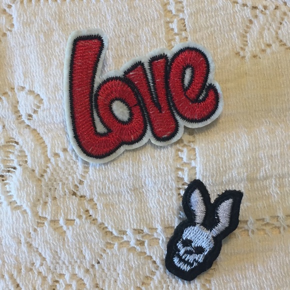 Cute love and skull rabbit pins - Picture 1 of 4